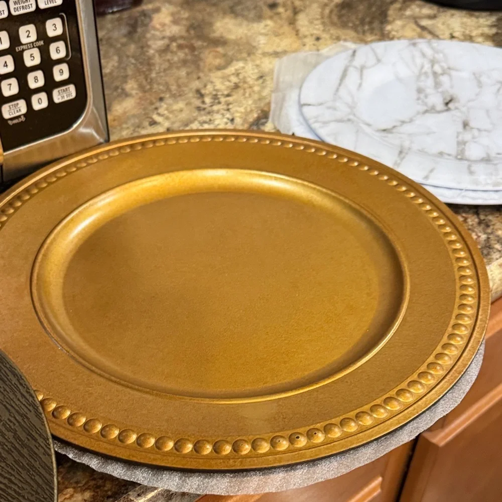 Lot of 18 charger plates - Picture 7 of 8